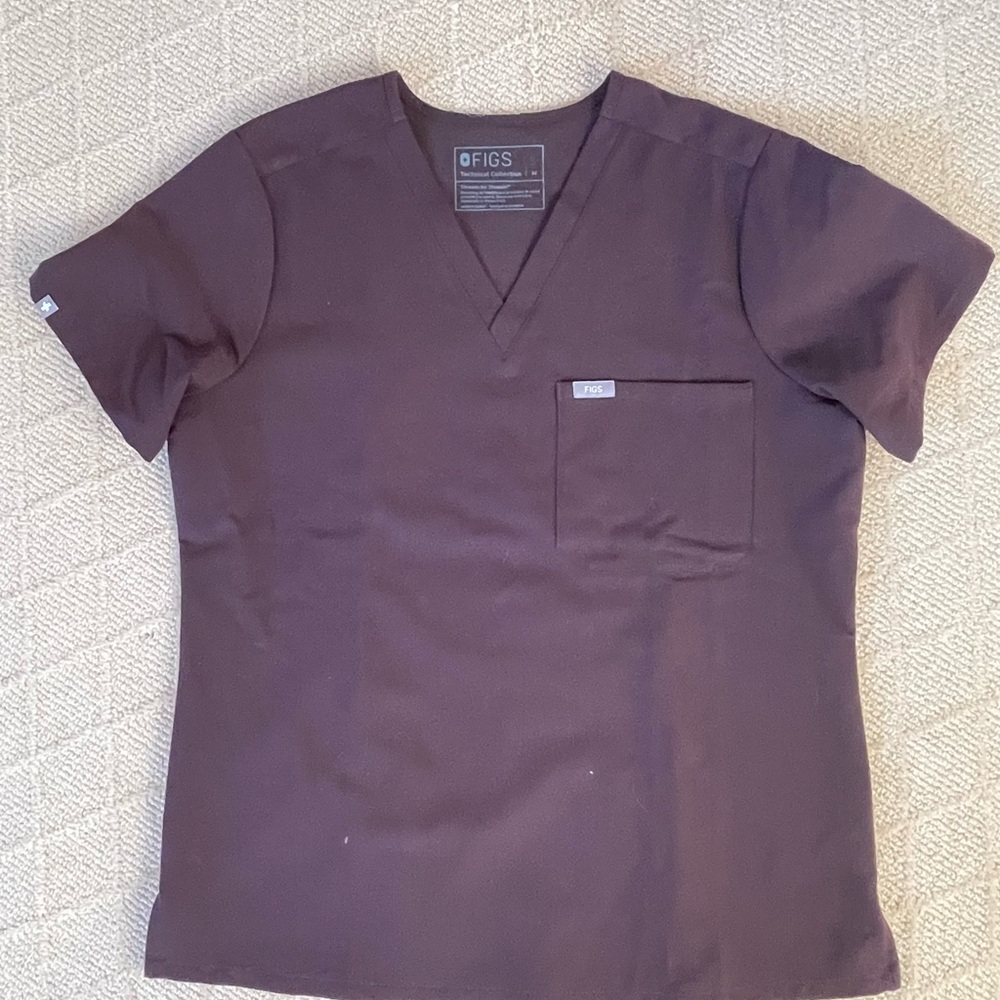Figs Women’s Basic Scrub top in chocolate brown Sz M